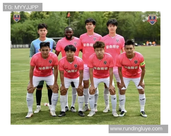 足球赛事标志的设计与文化内涵探讨及其对球迷情感的影响分析